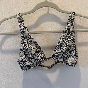 ACACIA TOP SIZE S BLACK BATIK